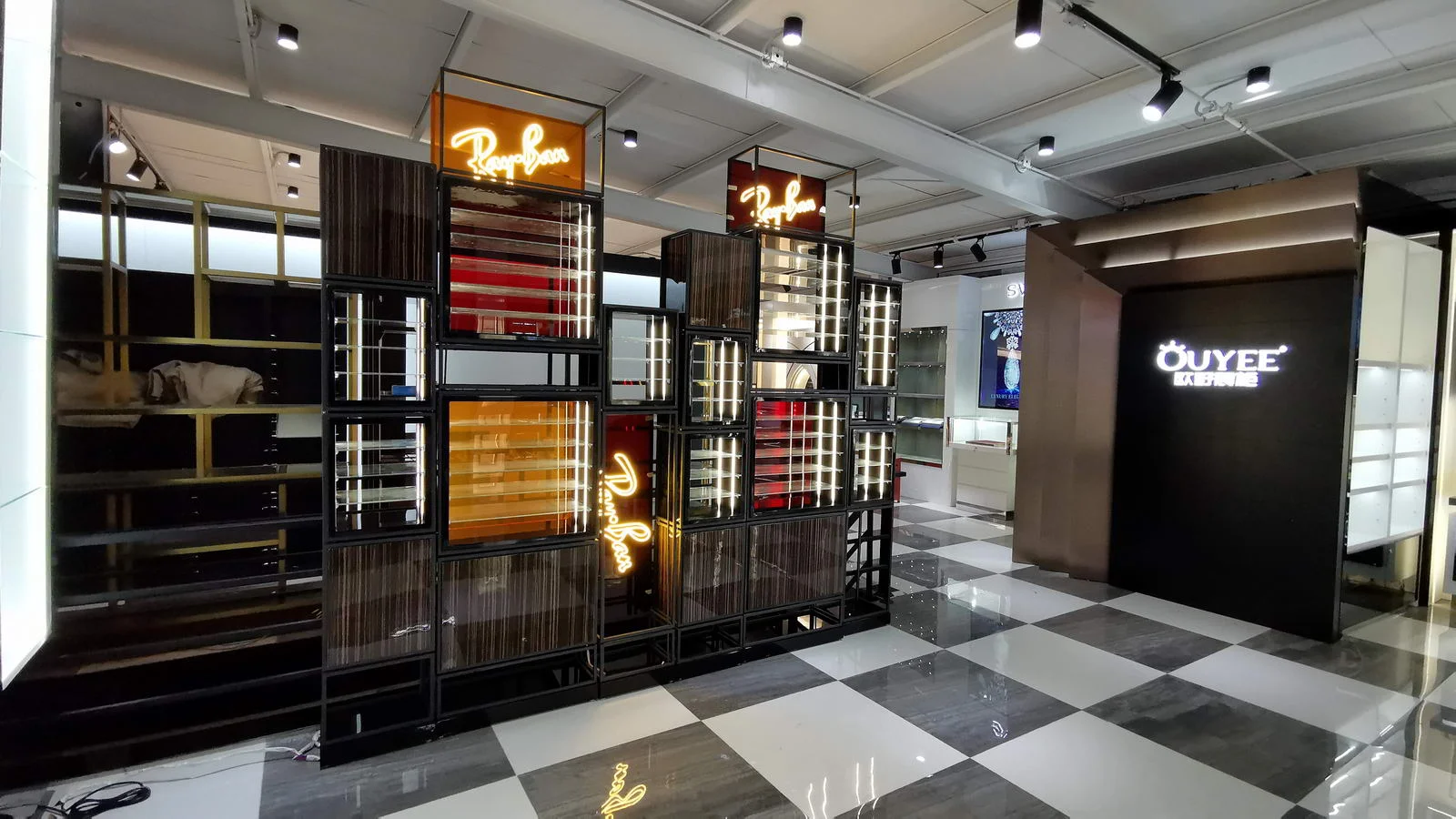 Explore the Display Showroom · view 2