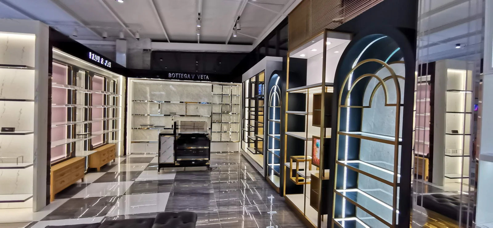 Explore the Display Showroom · view 7