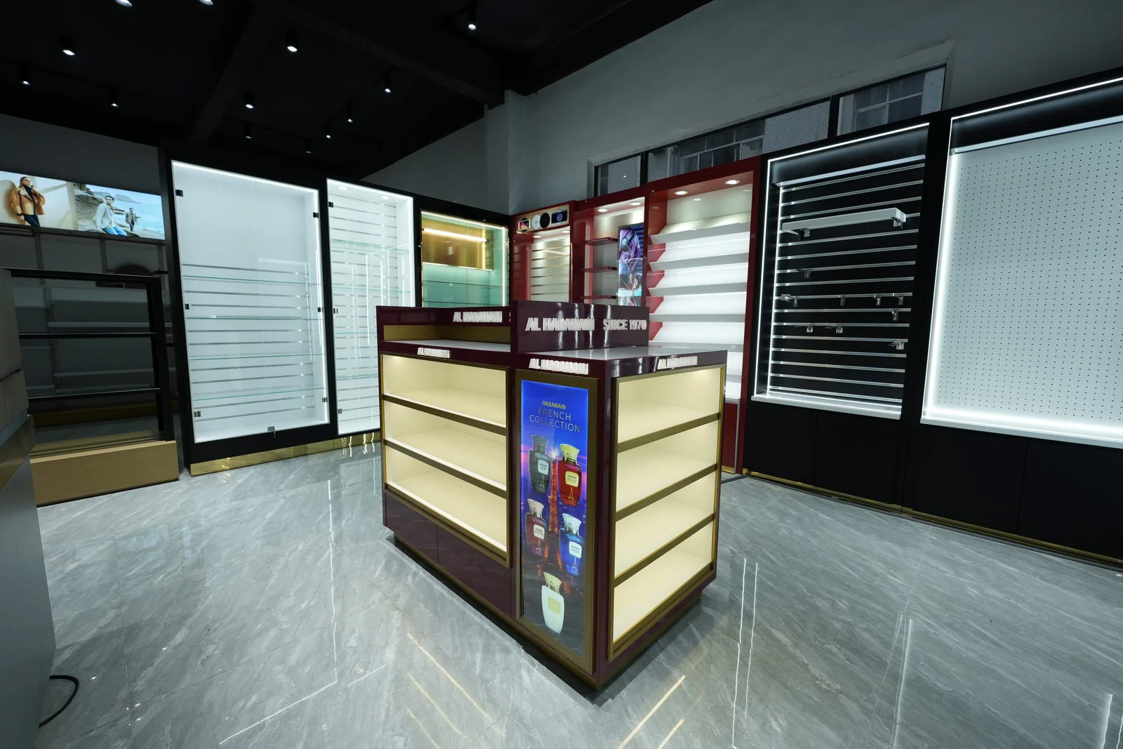 Explore the Display Showroom · view 11