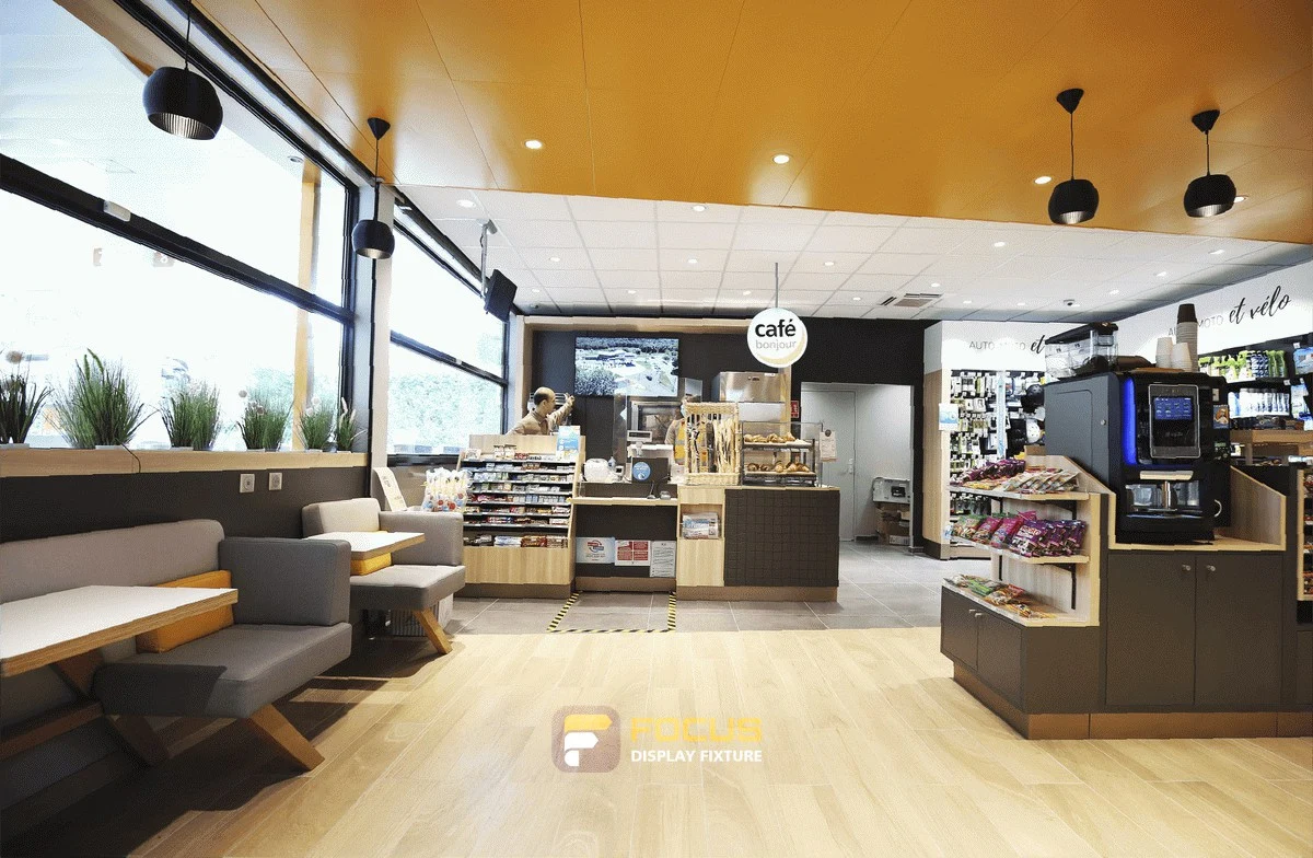 Store 33 — Compact foodservice store, interior view 1