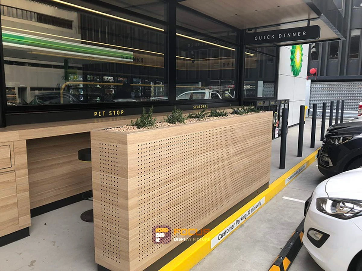 Store 34 — Self-service food store, interior view 10